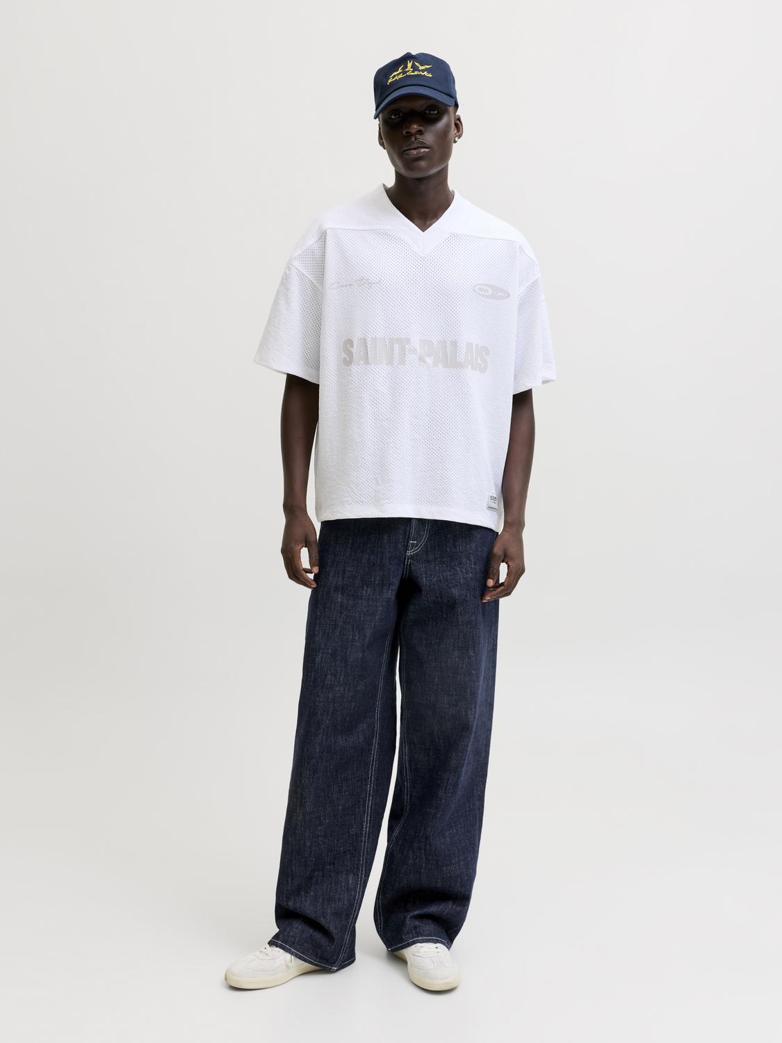 model_shot-front_full